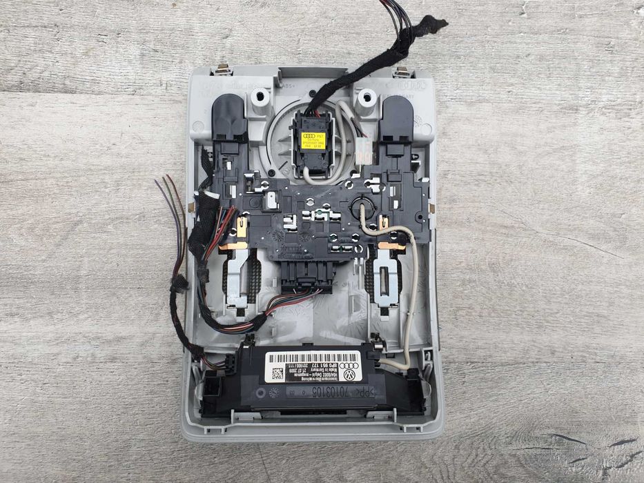 Audi A3 8P Lift Lampka podsufitki