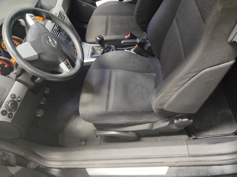 Opel astra gtc 1.7