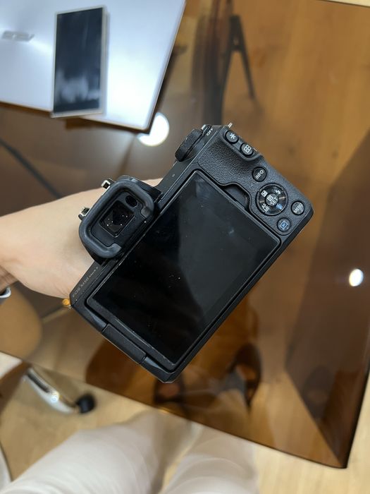 Canon M50 mark ii + lente de kit 15-45 mm