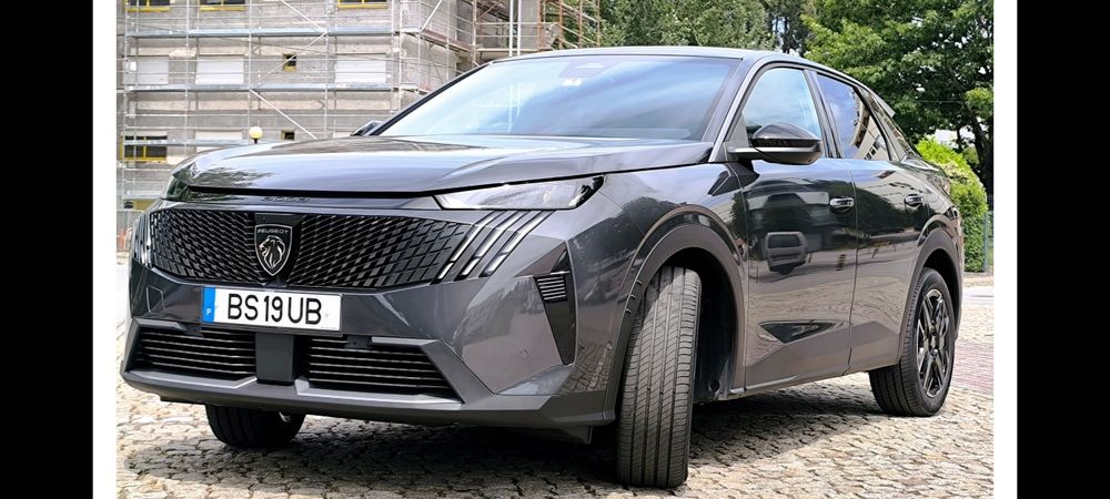 Peugeot 3008 hibrid 2025 6000 km