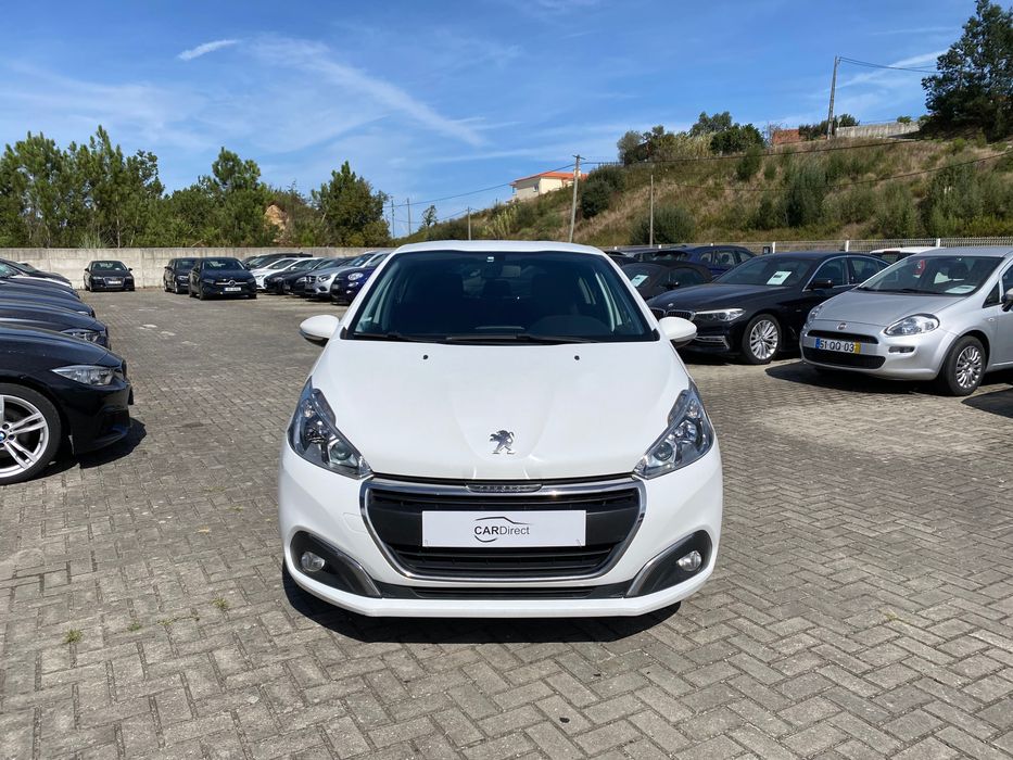 Peugeot 208 1.6 HDI - Garantia 18 meses