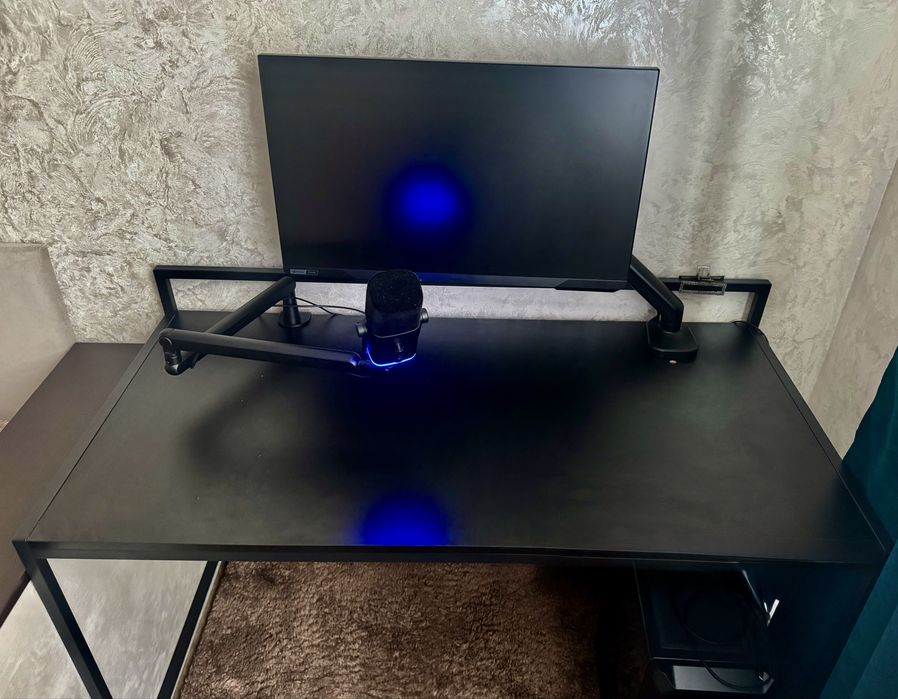 Стіл компʼютерний/письмовий