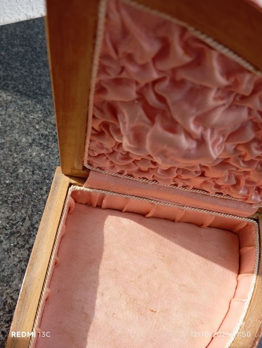 Guarda jóias antigo