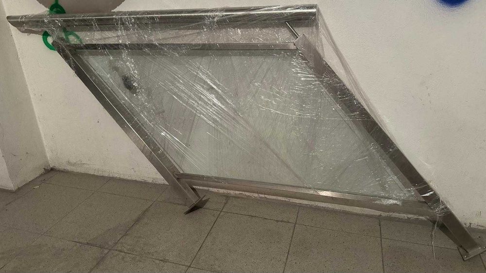 Corrimão - alumínio e vidro