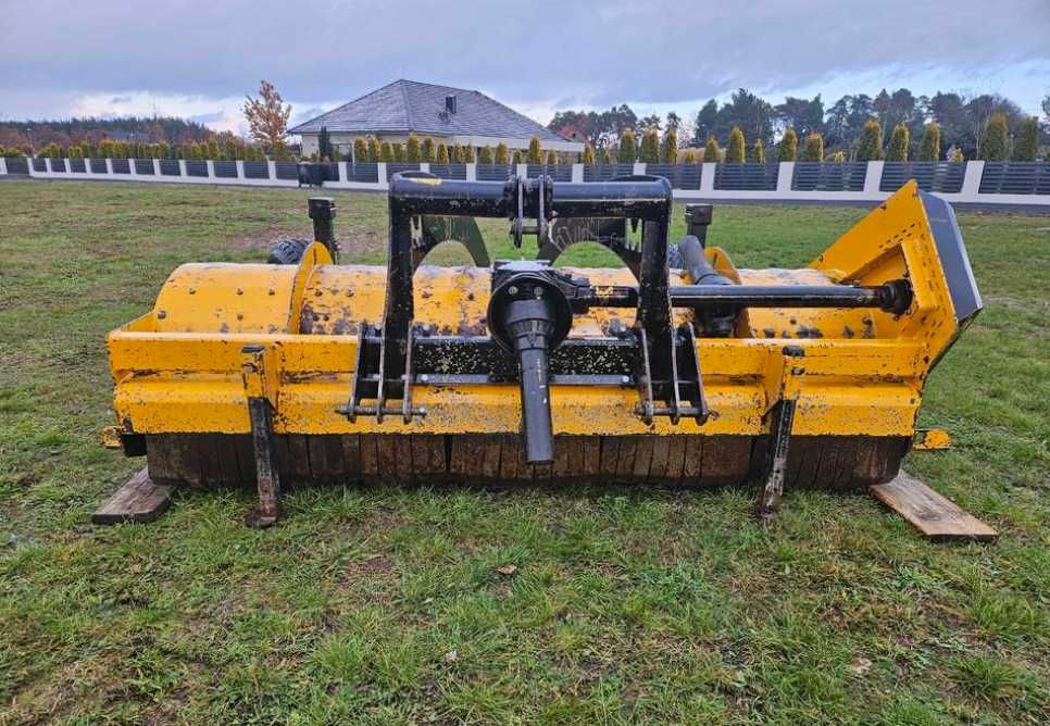 Kosiarka Bijakowa Mulczer Mulcher Muthing Berti Ducker Boczny Orkan  Berti Tył Czołowa Muthing Kuhn