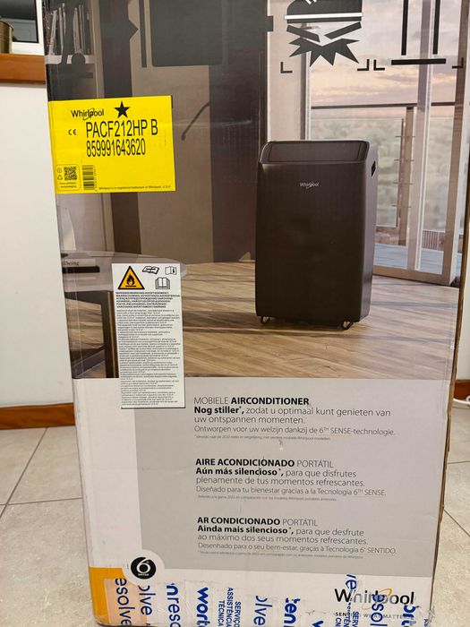 Ar condicionado portátil Whirlpool PACF212HP W 12, com capacidade de 12.000 BTU + manga para janela