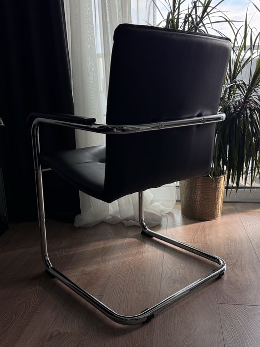 Elegancke krzesło biurowe Bauhaus