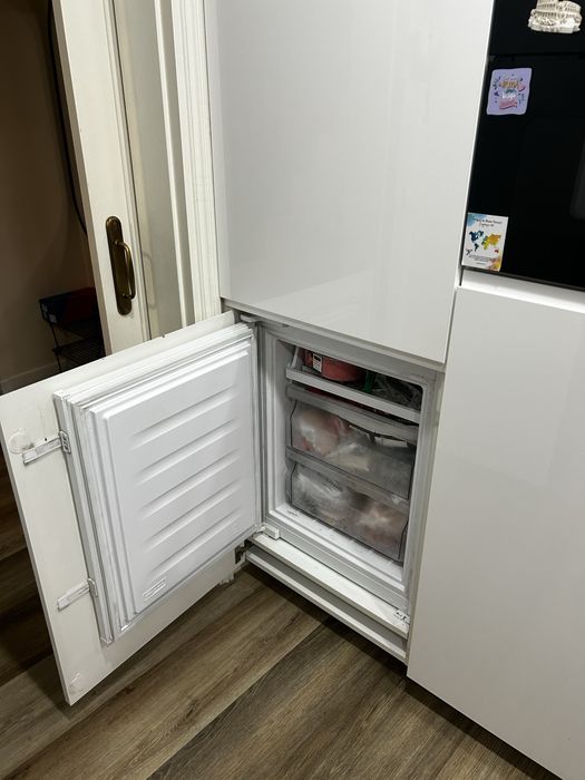 Frigorífico Combinado de Encastre Whirlpool No Frost, 6th Sense, 193cm