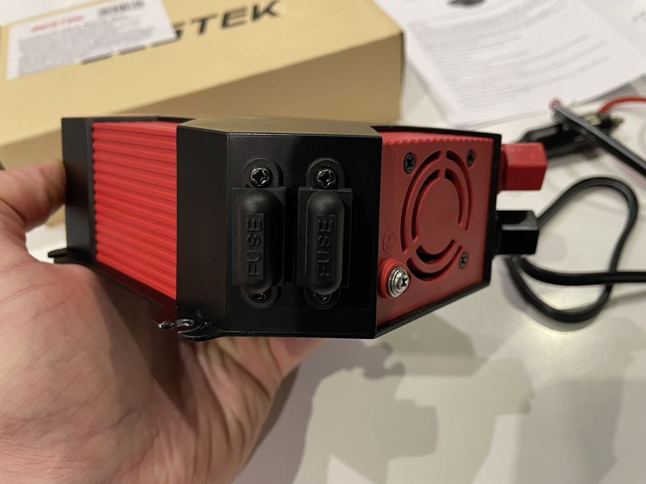 Инвертор Bestek 400 Вт США