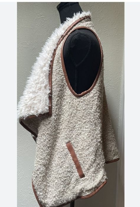 Жіночий жилет зі штучного хутра Love Tree, невеликі коричневі кишені,