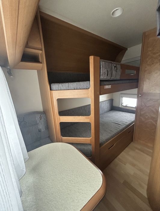 Hobby 650 KMFe, 2007r, piętrowe łóżka