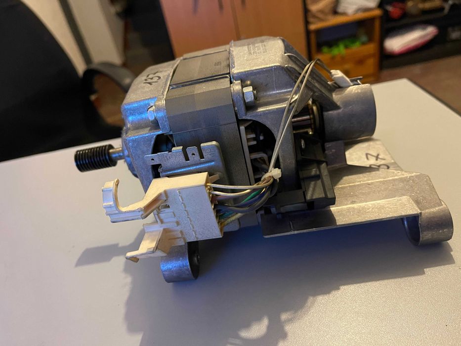 Silnik pralki Electrolux