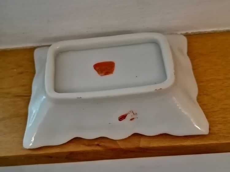 Taça retangular recortada em porcelana chinesa, antiga