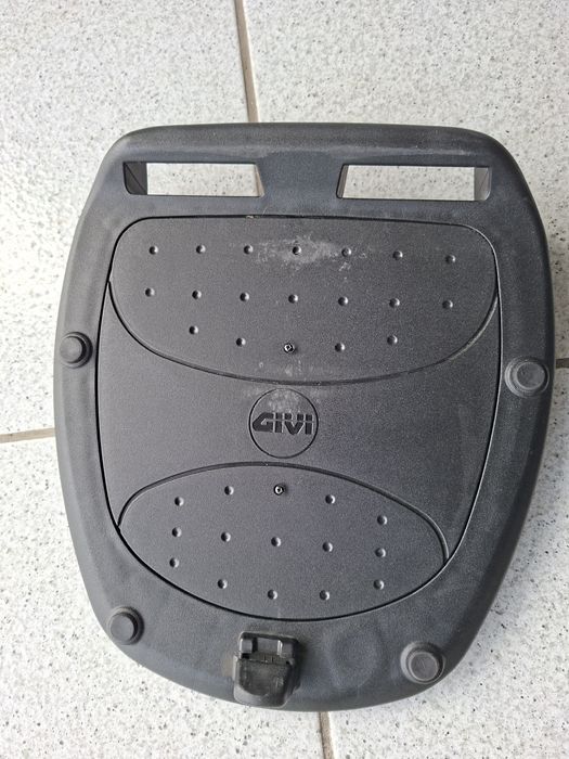 Vendo Base Givi.