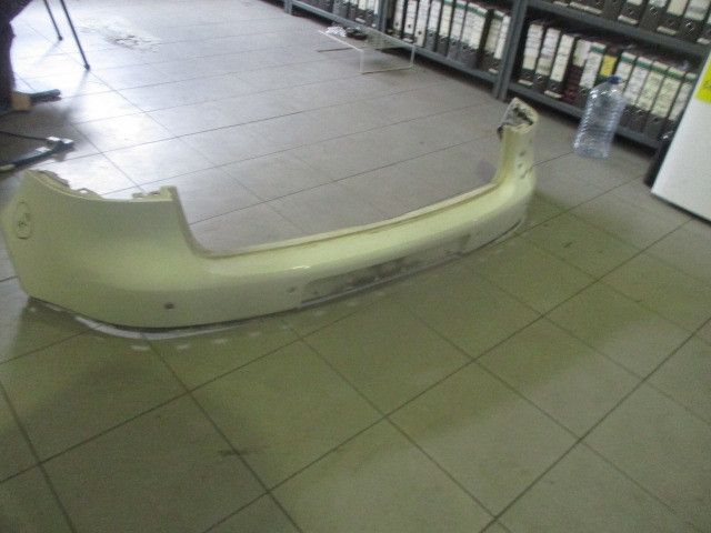 Pára-choques trás VOLKSWAGEN Golf V (1K1)