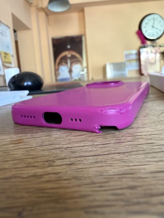 Oryginalne używane etui na iPhone'a 16 Pro