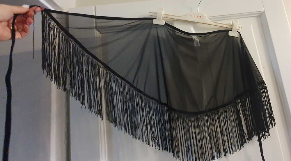 Pareo z frędzlami. Nowe ostatnia sztuka