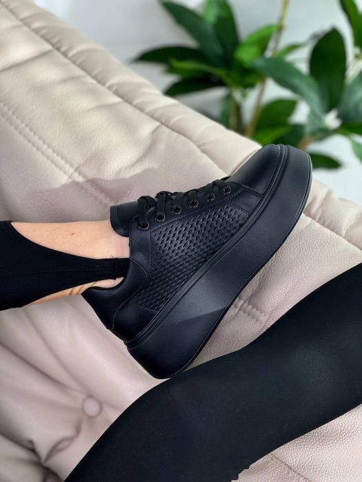 Кросівки натуральна шкіра