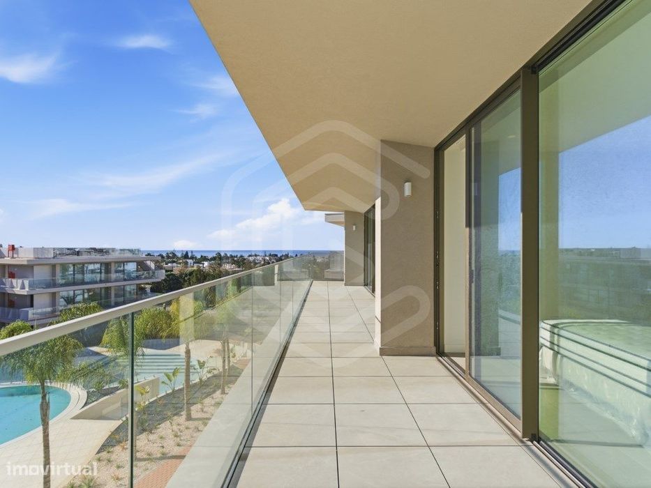 Apartamento T2, em construção, no Carvoeiro