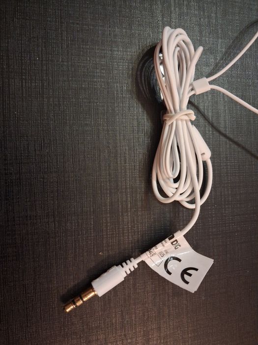 Nowe słuchawki przewodowe