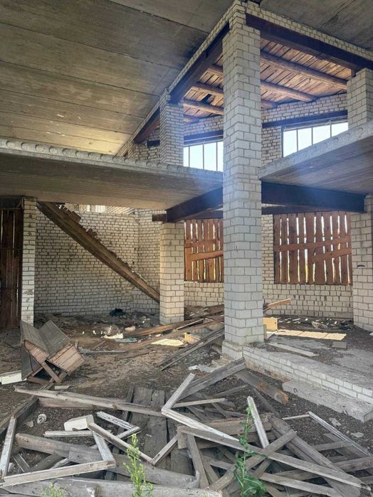 Продаж Цілісний Майновий Комплекс/Фасадна Будівля 1500 кв.м./Ділянка 135 соток приватна власність/Своя ТП 100кВт