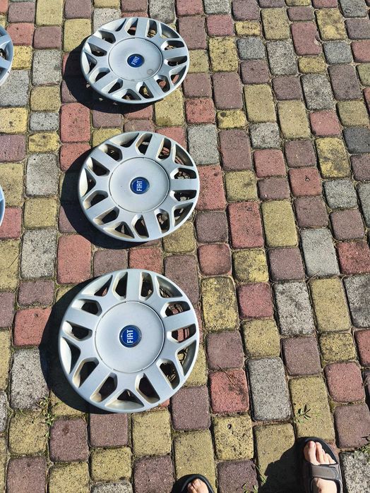 Sprzedam 5szt oryginalnych 15" calowych kołpaków samochodowych