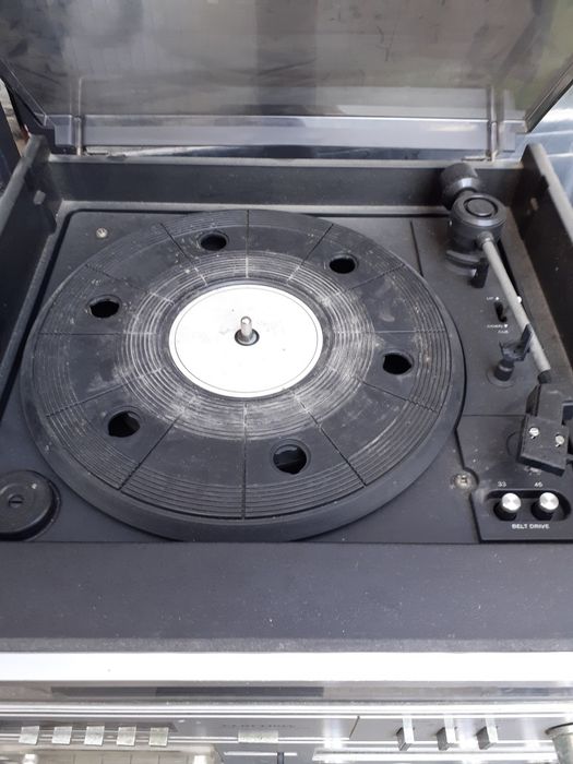Lloytron Turntable System431510868575528962