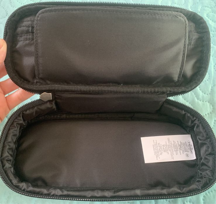 Estojo eastpak novo