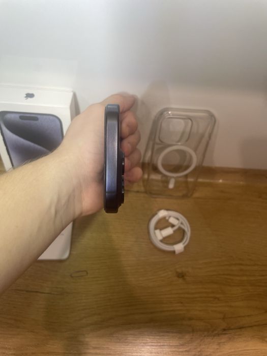 Rezerwacja  iPhone 15 PRO ZESTAW