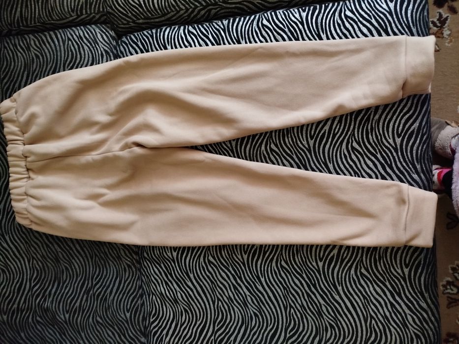 Костюм женский  бежевый