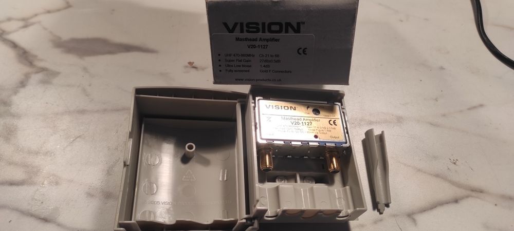 Wzmacniacz antenowy VISION V20-1127 plus V23-2100