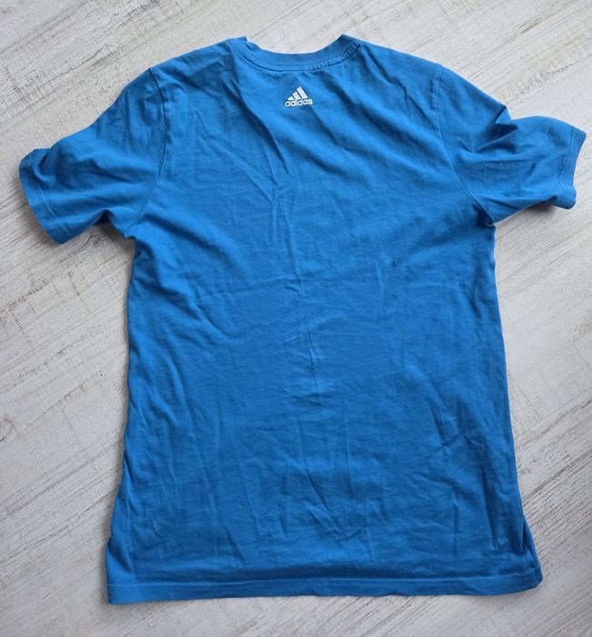 Niebieska koszulka adidas