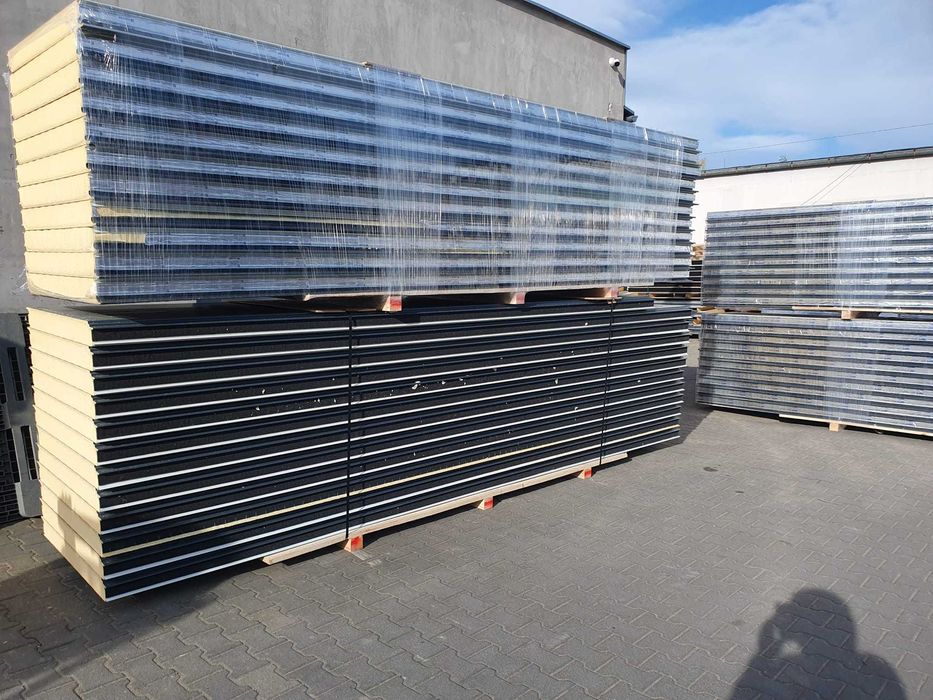 Płyta Warstwowa Ścienna  Nowa gr 10cm gatunek 2 długość  4,5m