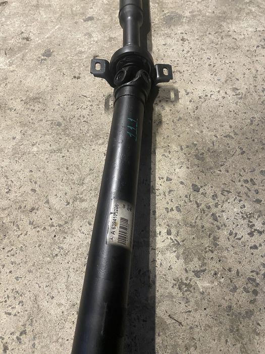 Кардан разборка вито 639 хрестовина підвісний підшипник 447 редуктор