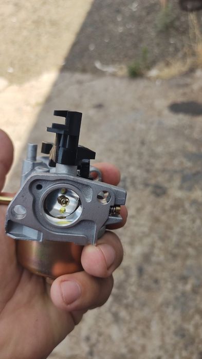 Карбюратор на бензогенератор.