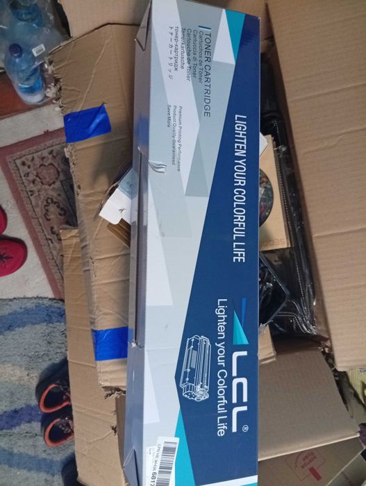 тонер-картридж LCL для лазерного принтера.