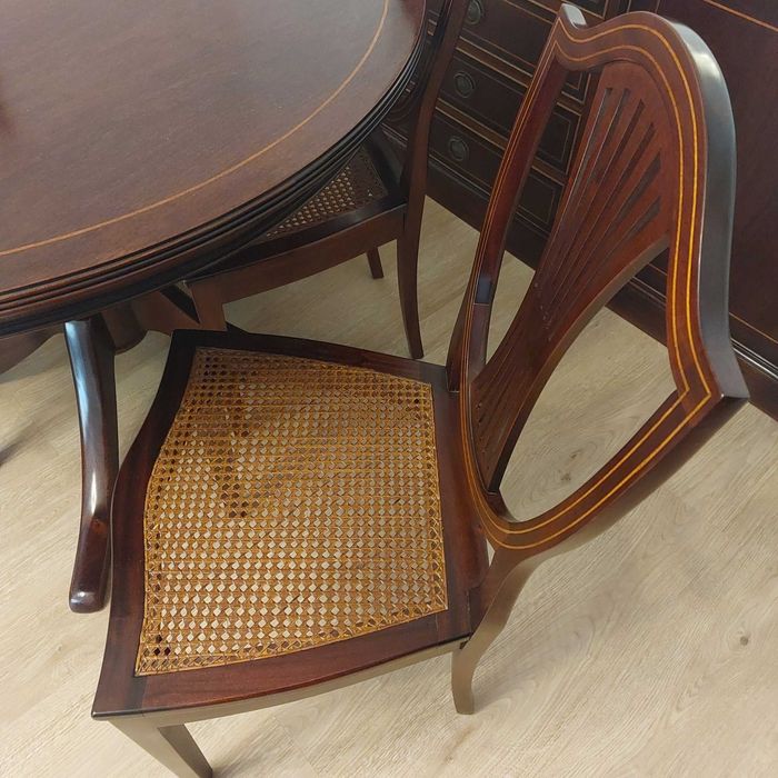 Mobília de Sala de Jantar – Como Nova!