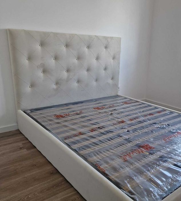 Camas De Casal Estofadas Top de Gama 190x140m Estrado Incluído 199€ !!