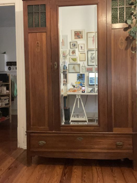 Armário roupeiro vintage em madeira