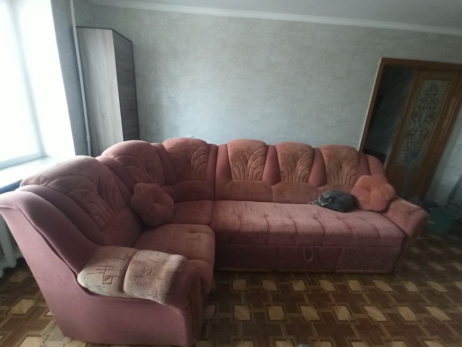 Продам диван недорого