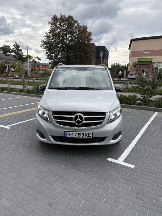 Автомобіль Mercedes- Benz