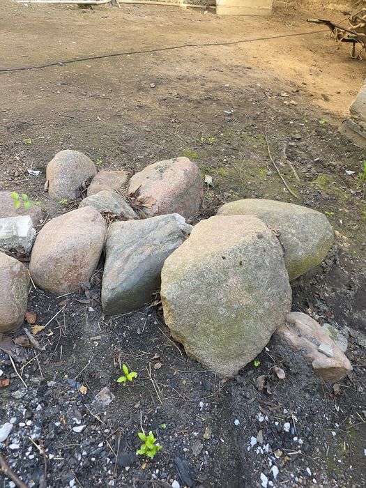 Oddam za darmo kamienie duze i mniejsze
