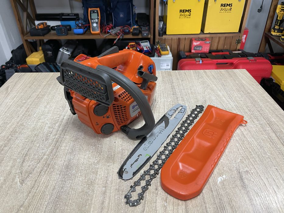 Husqvarna T525 / професійна одноручна пила Хускварна