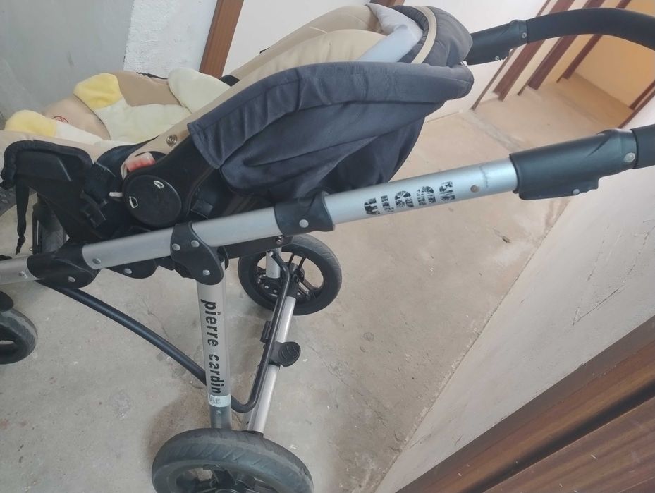 Carrinho de bebé ( Stroller ) usado em bom estado e limpo