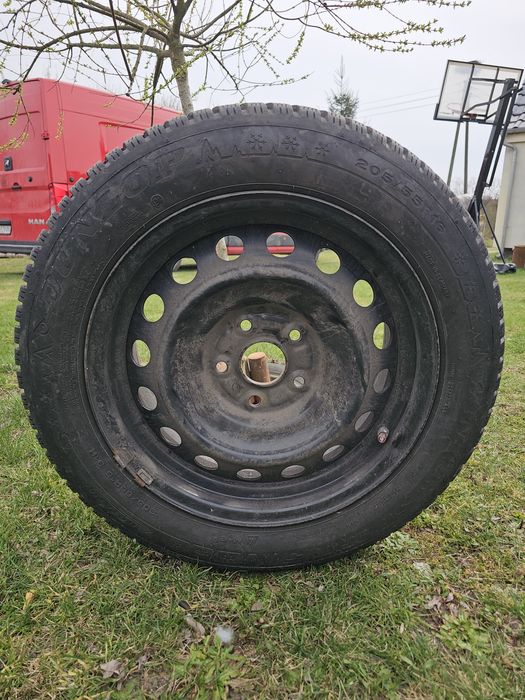 Felgi stalowe R16 z oponami DUNLOP