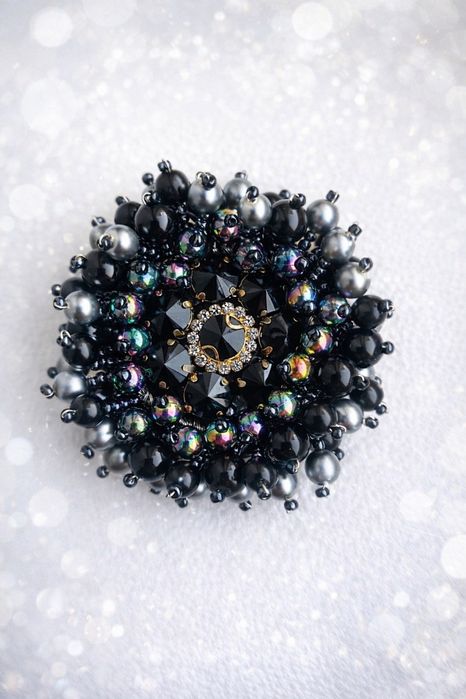 Брошка.  Для тих кого цінують.