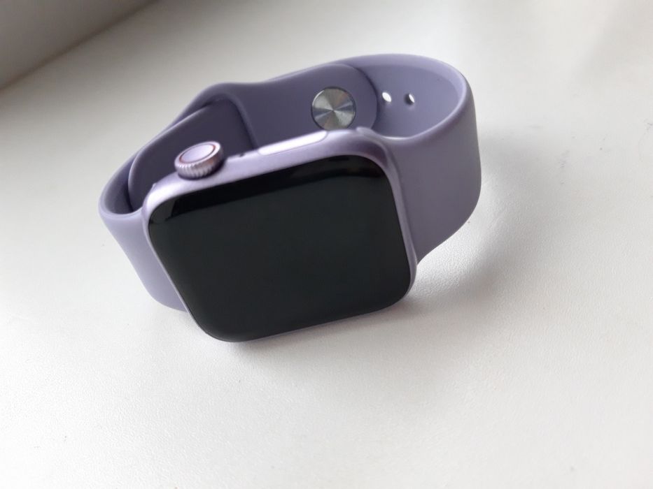 В наличии смарт-часы