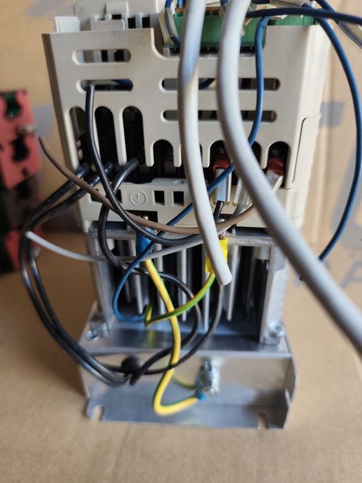 Частотнік omron v1000 бу