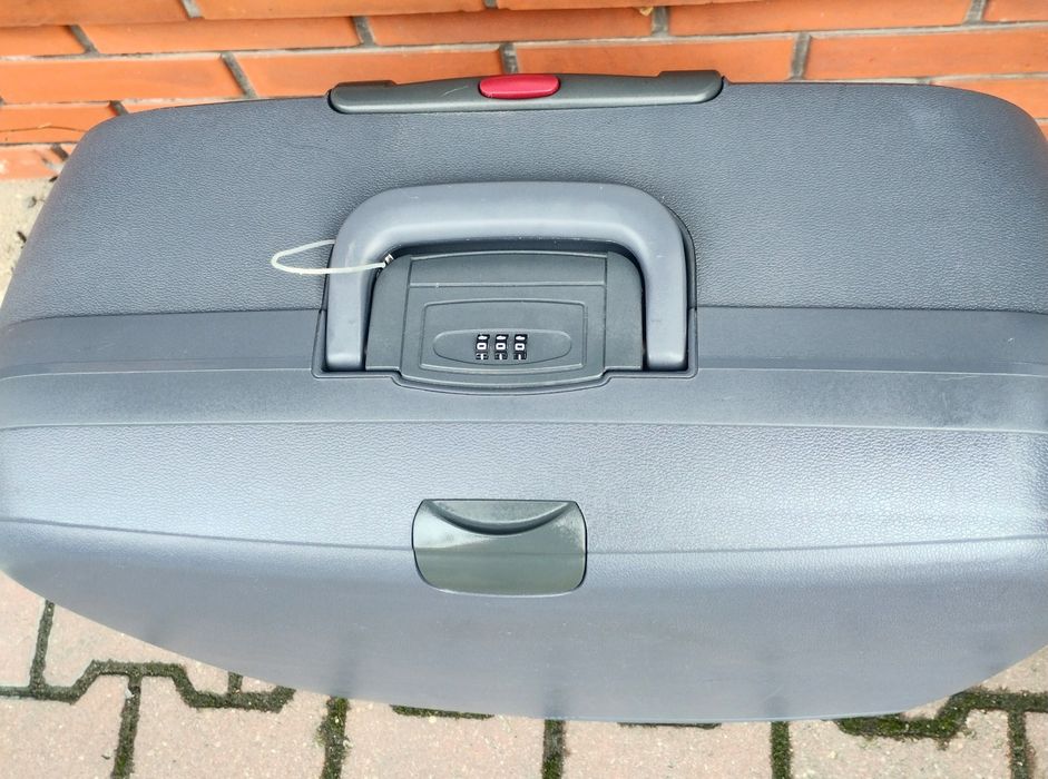 Super walizka podróżna w super stanie