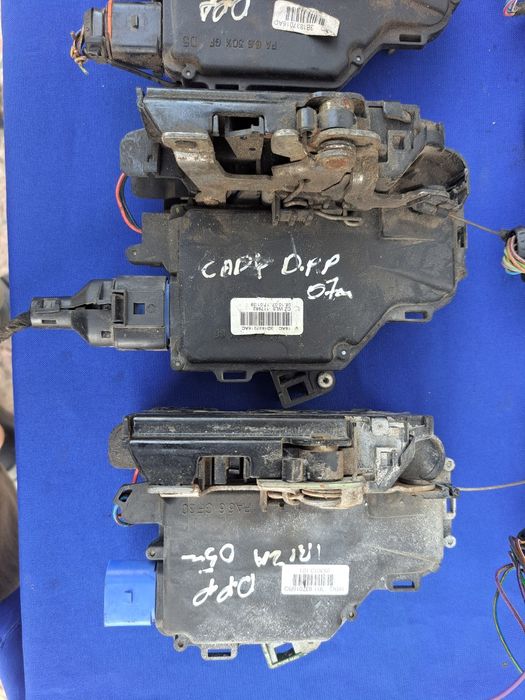 Замок Дверей передній VAG Пасат б5 Гольф 4 Бора Октавія Фабія ібіца